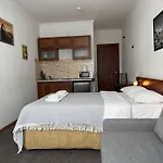 авіа Apartament *