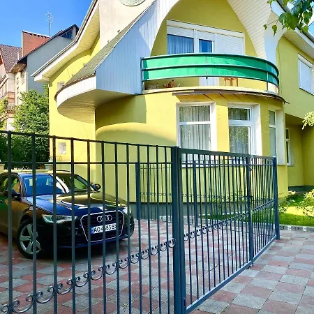 авіа Apartament *