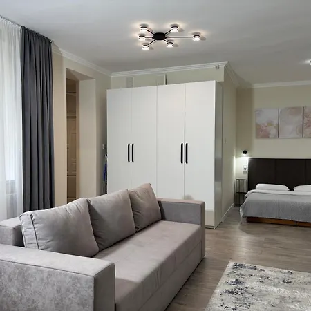 авіа Apartament *