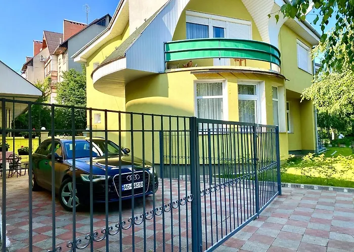 авіа Apartman *